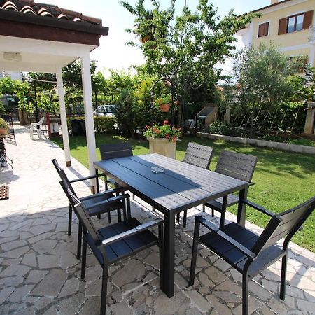 Apartment Sunny Garden Пореч Екстериор снимка