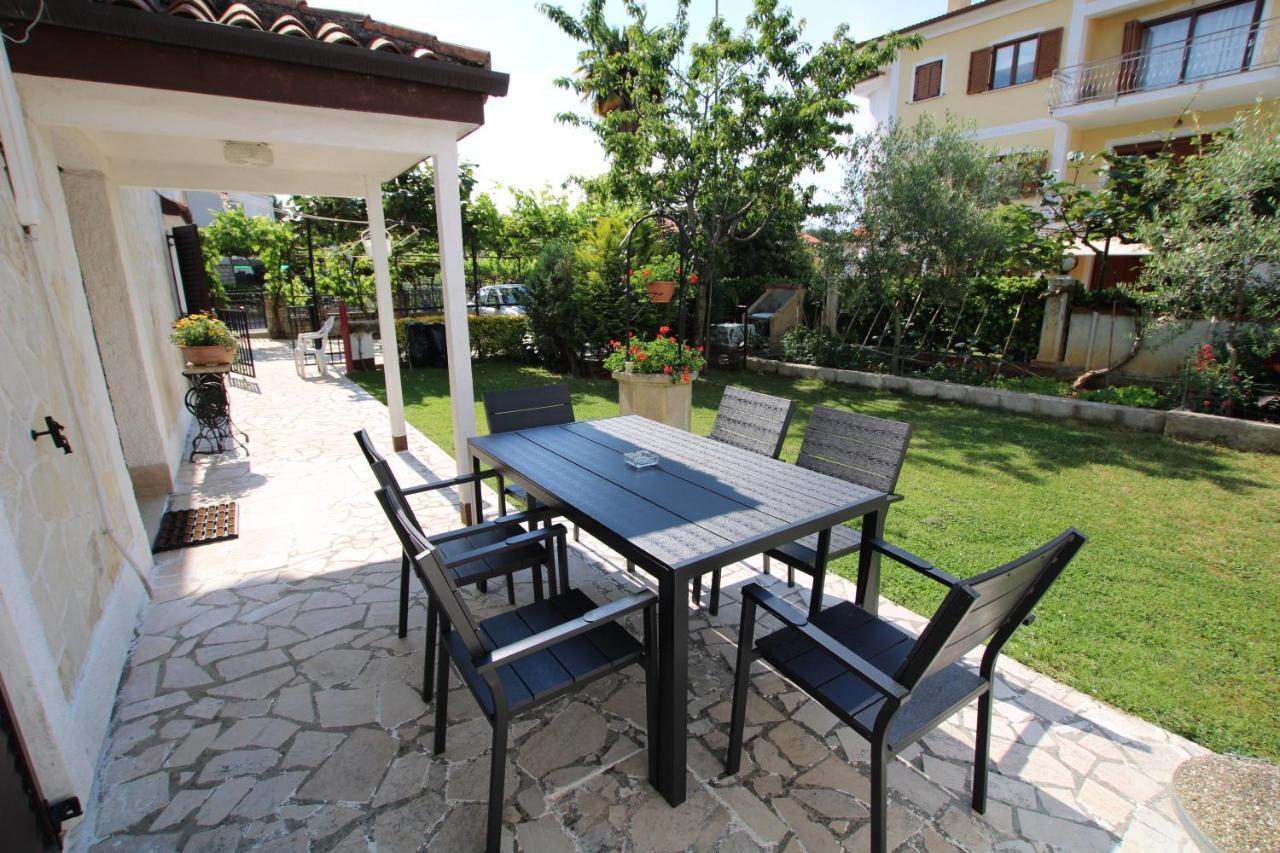 Apartment Sunny Garden Пореч Екстериор снимка