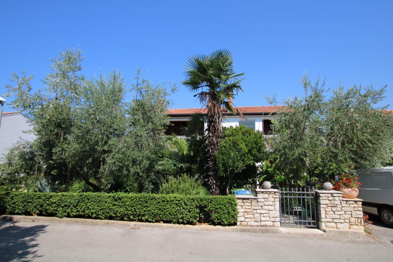 Apartment Sunny Garden Пореч Екстериор снимка